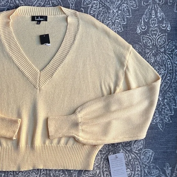 Lulus Just a Moment Light Yellow V-Neck Cropped Sweater Large - Picture 4 of 8